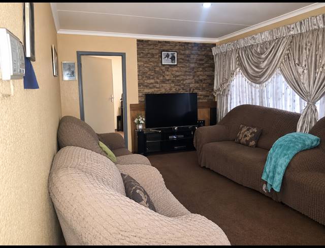 4 BEDROOM FREEHOLD FOR SALE IN DALPARK